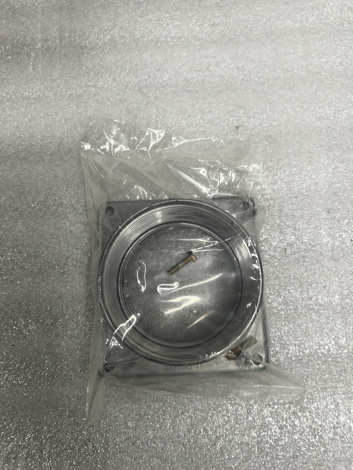 EATON DS300H2 LOADCENTER 3 ” HUB 3-INCH PANEL HUB 3R Rainproof