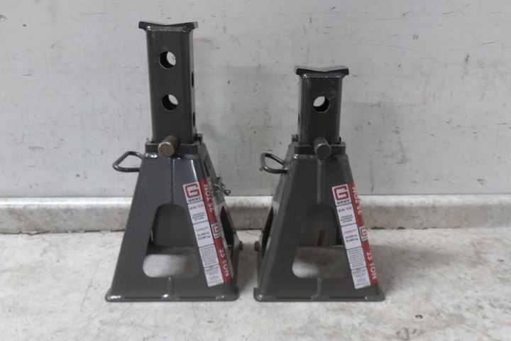 Gray 25TF Stands 2 Pk 25 Ton Load Cap 20 In Max Extended Height Jack Stand