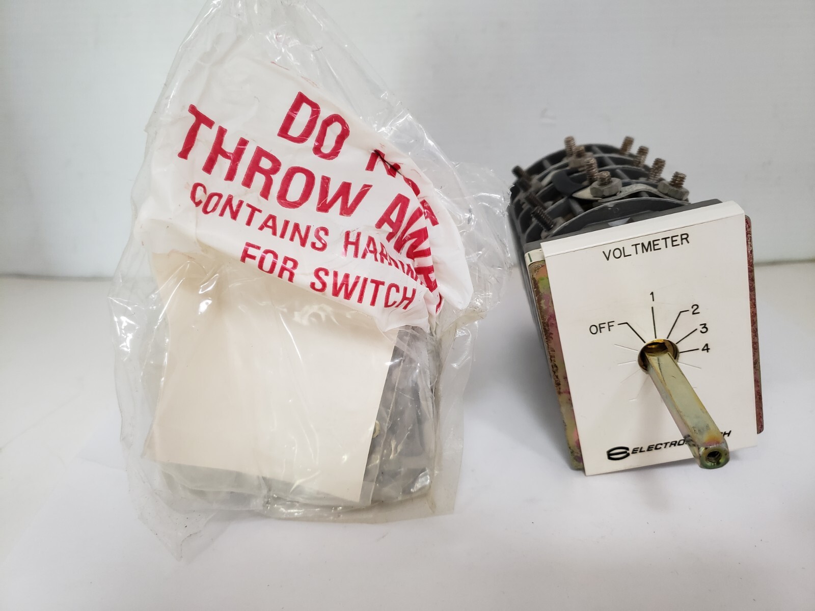 ELECTROSWTICH 505A704G01 ROTARY SWITCH 600V AC NIB