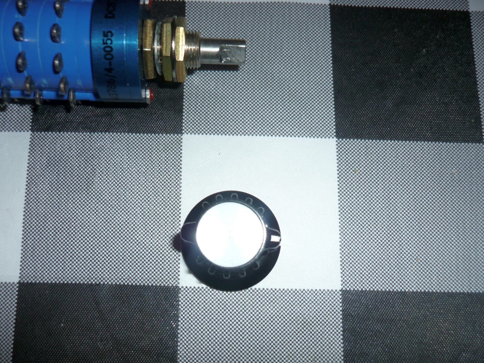 COLE M3786/4-00585 Switch Rotary SP12T 12 Flatted Shaft Solder Lug 1A 115VAC/DC