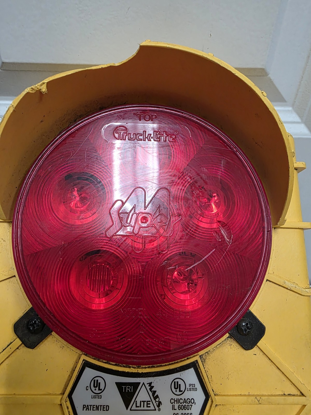 TRI-LITE SC10-12RG-LED SER. SG 12VDC NSNP – Truck Light – Loading Dock Light