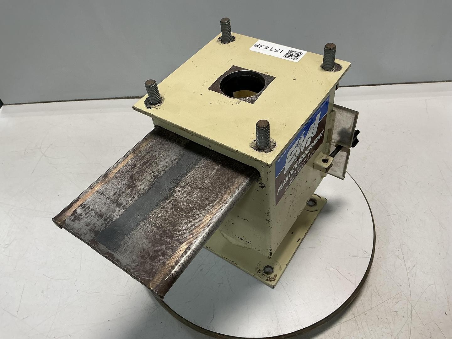 EMI METAL FABRICATING Drawer Magnet USED #151438