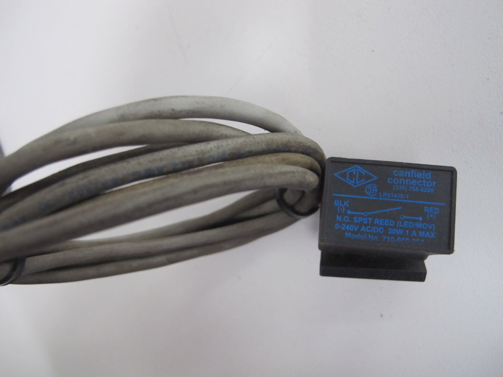 Canfield Connector LR91470-1 Sensor With LED Indicator 30W, 0-240V