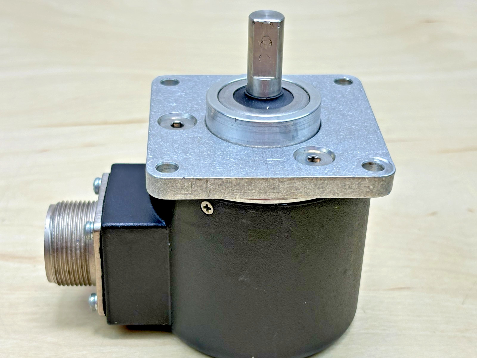Electro-Sensors 470HD Rotary Shaft Encoder, 6,000 Pulses Per Rev, 5-28 VDC