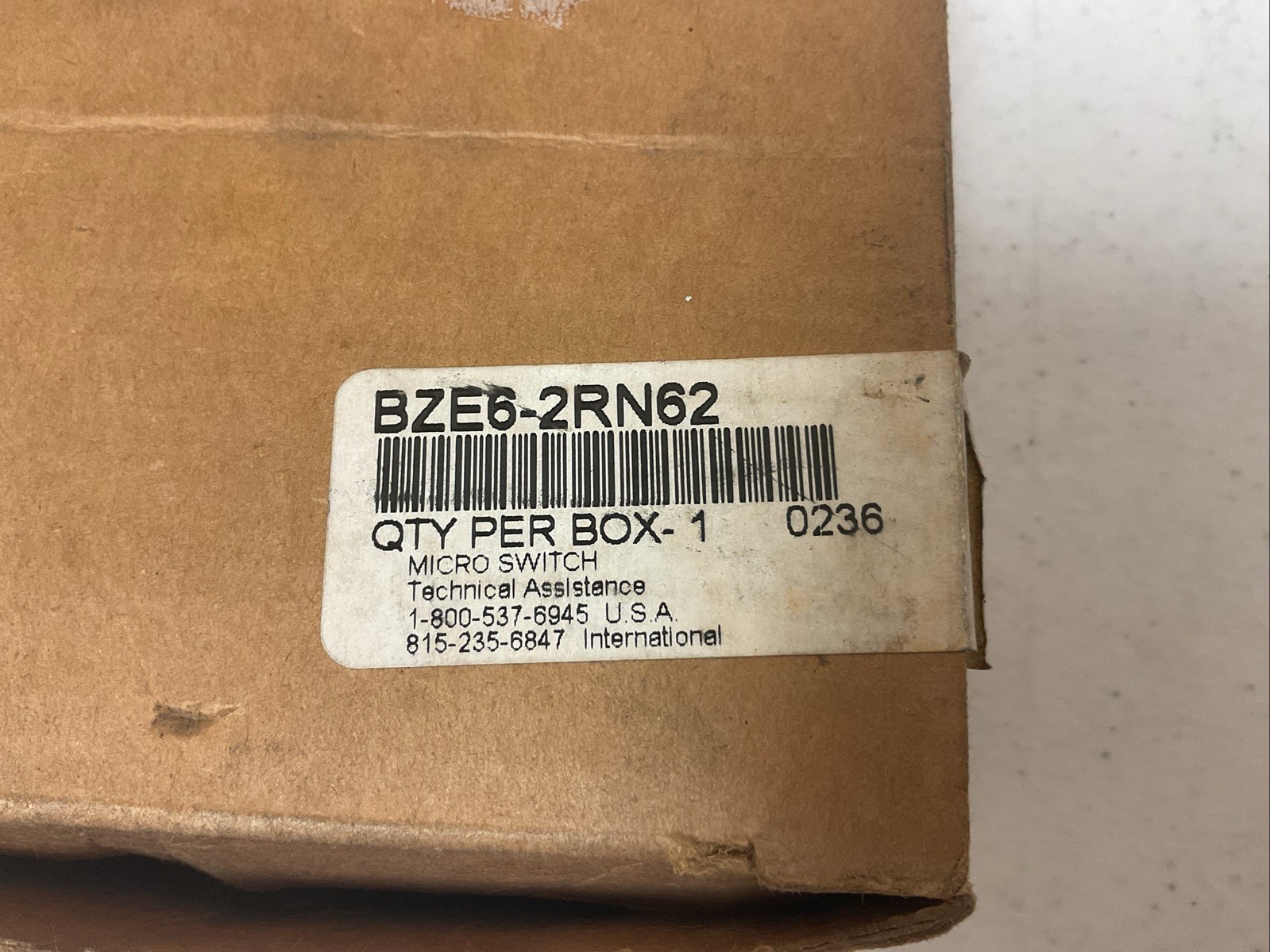 NEW HONEYWELL BZE6-2RN62 ROD LEVER LIMIT SWITCH, FREE SHIPPING