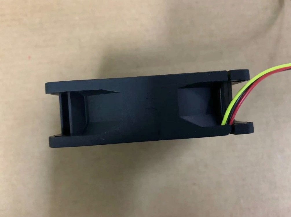 1pcs Y.S.TECH FD128025EB-N 8025 12V 0.45A 3-wire chassis power supply fan 3pin