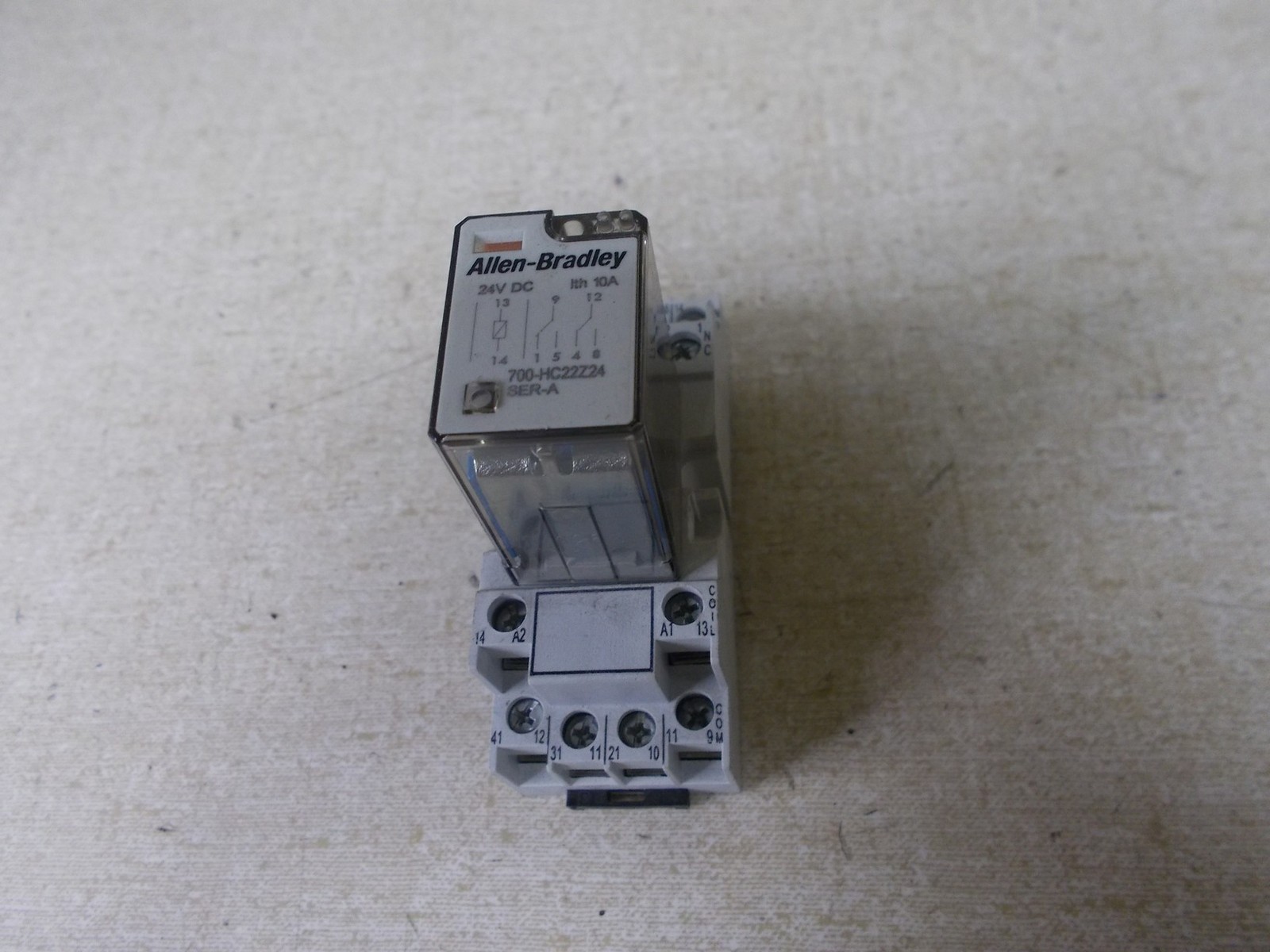 NEW Allen Bradley 700-HN103 700-HC2Z24 Relay and Base Socket Series C