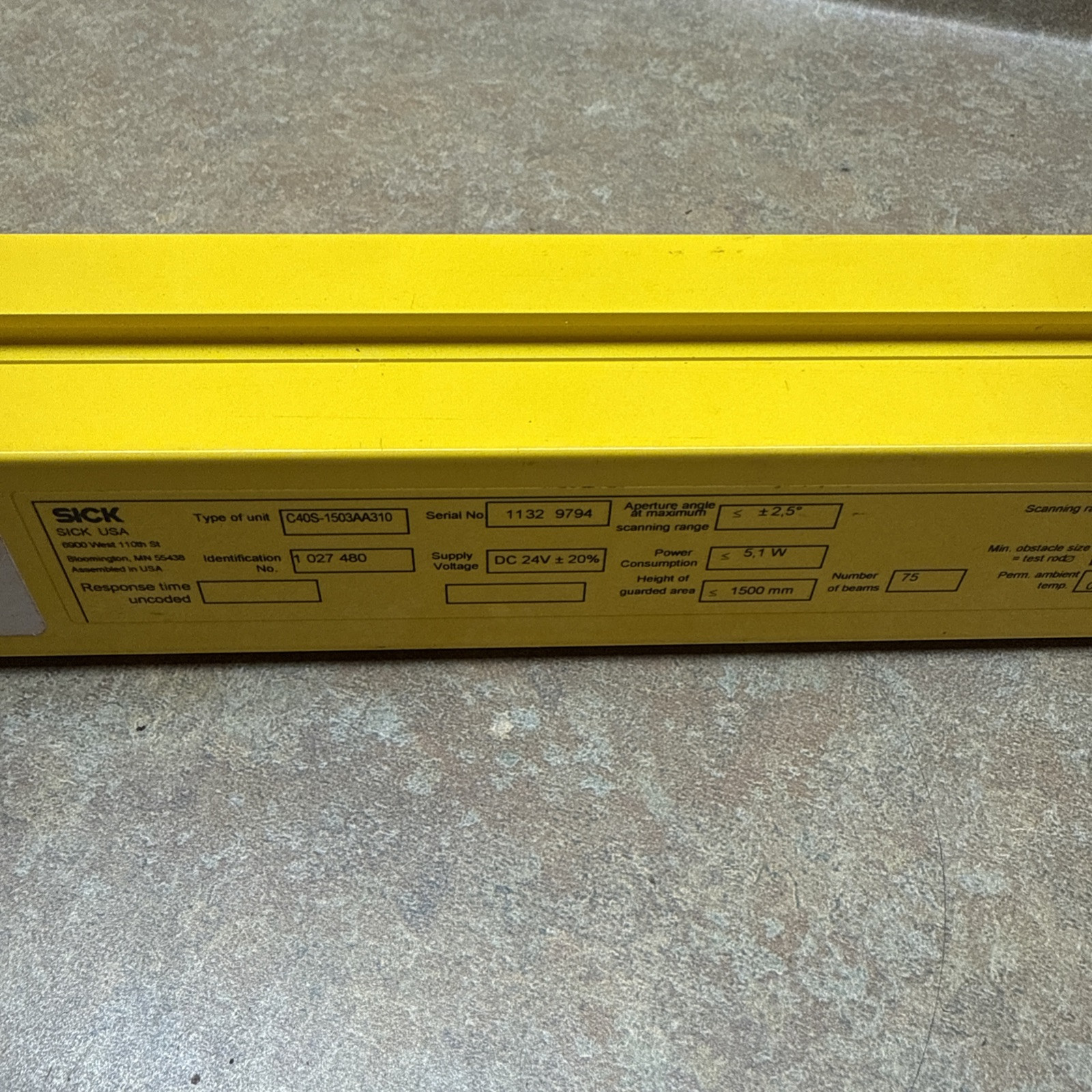 SICK C4000 C40S-1503AA310 Light Curtain Eco, 63” Overall
