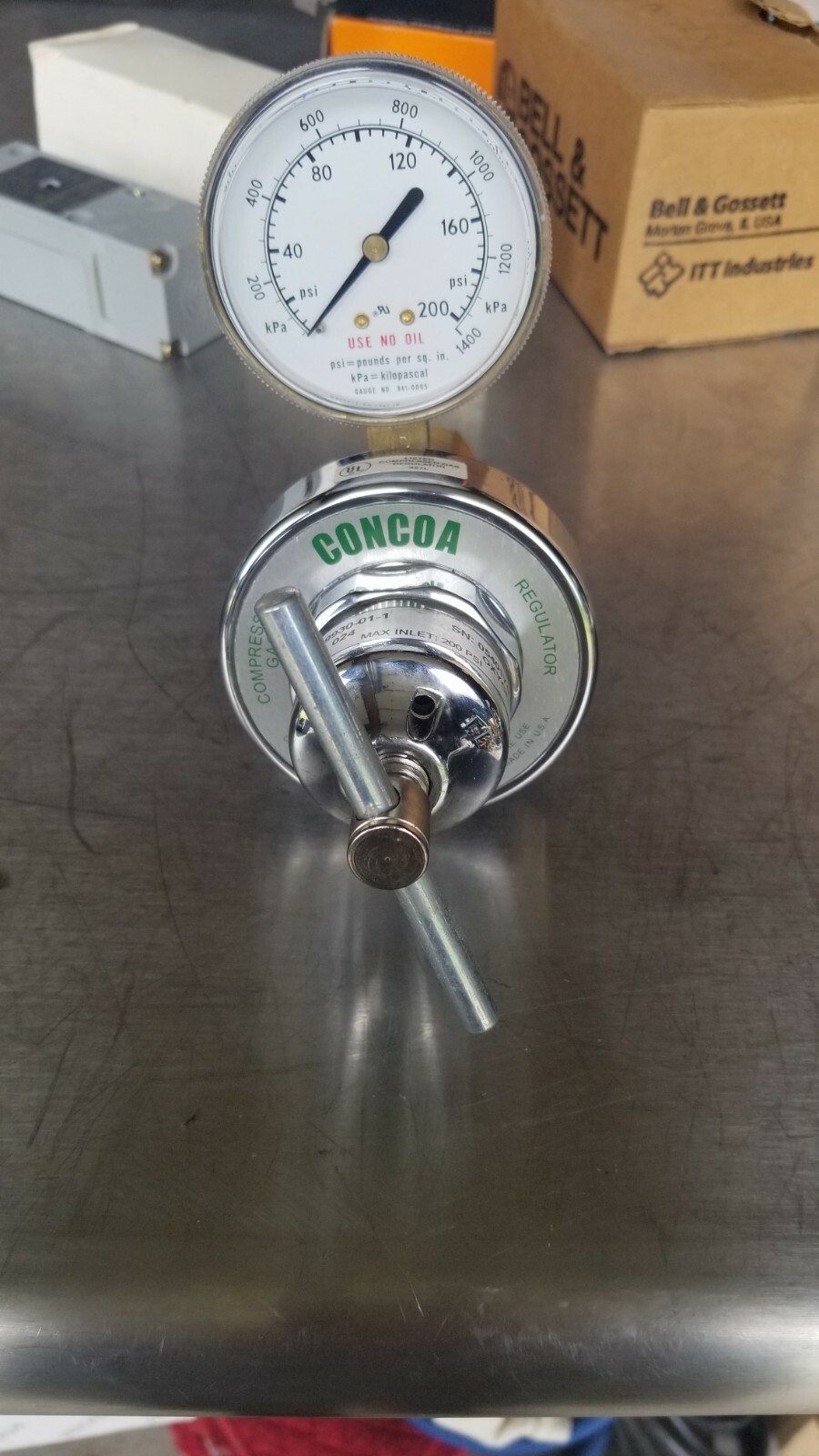 Concoa Single Stage Regulator 8069930-01-1 Oxygen 0-200 PSI CGA 24 Used