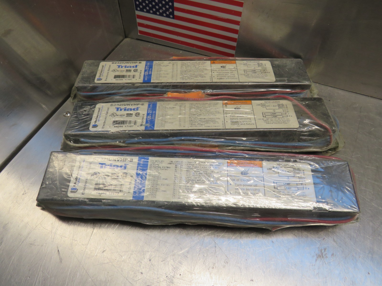 Triad B232IUNVHP-B Ballast Lot of 3!