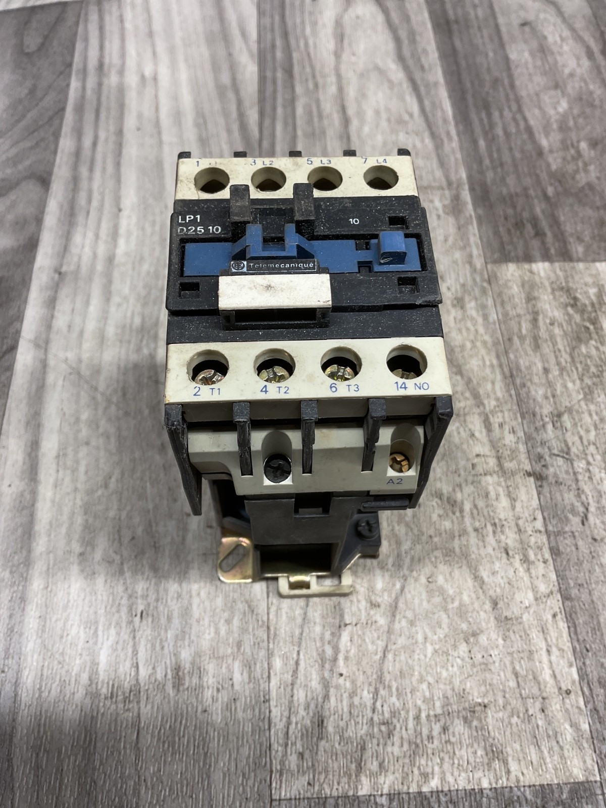 Telemecanique LP1 D25 10 DC Contactor *FREE SHIPPING* #4003G47PR7