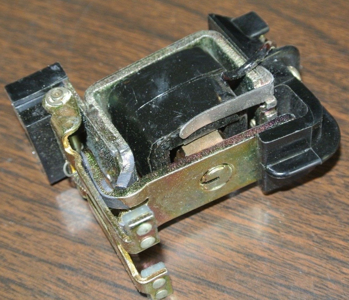 SYLVANIA / JOSLYN CLARK KPMH-12 LATCH MECHANISM for PM RELAY LINE NEW SURPLUS