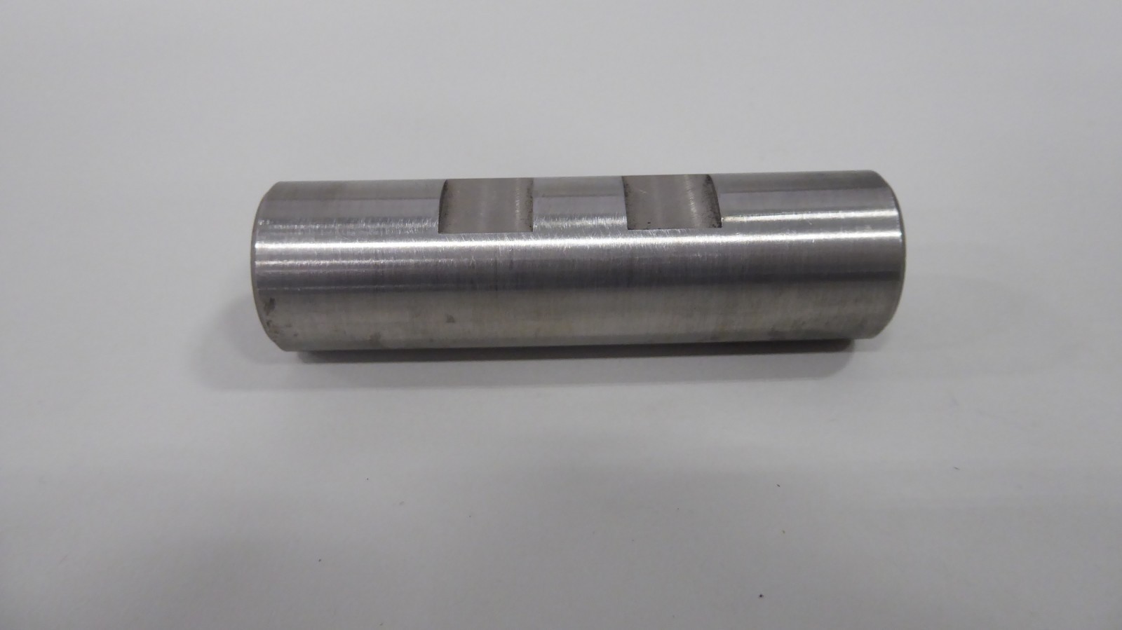 Pin 80008032 Wrist Pin Inner Rounder 1″ OD X 3 1/2″ Length X 1/2″-13 FemaleEnds