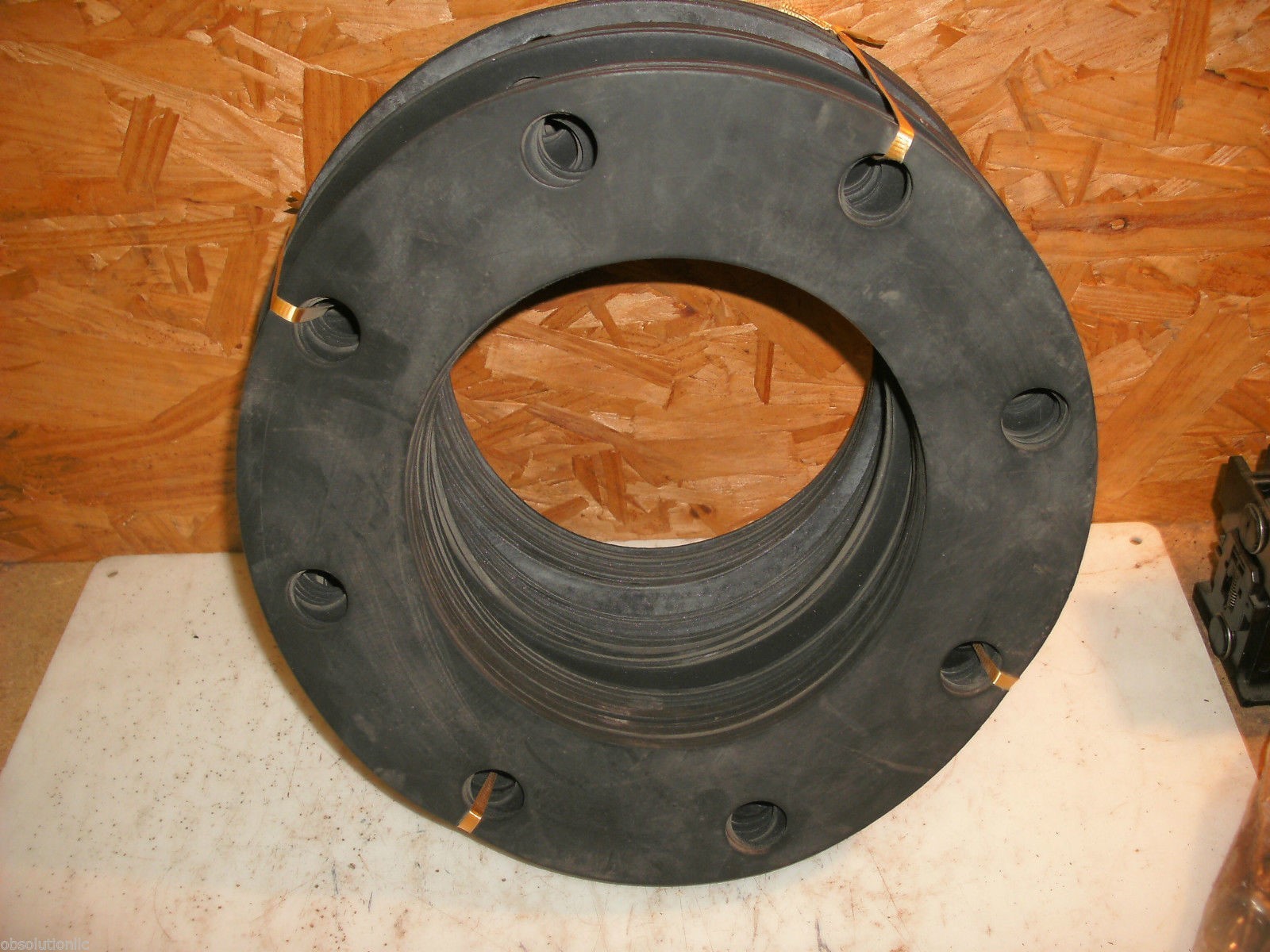 FULL FACED GASKET 6″ 8 HOLE BLACK