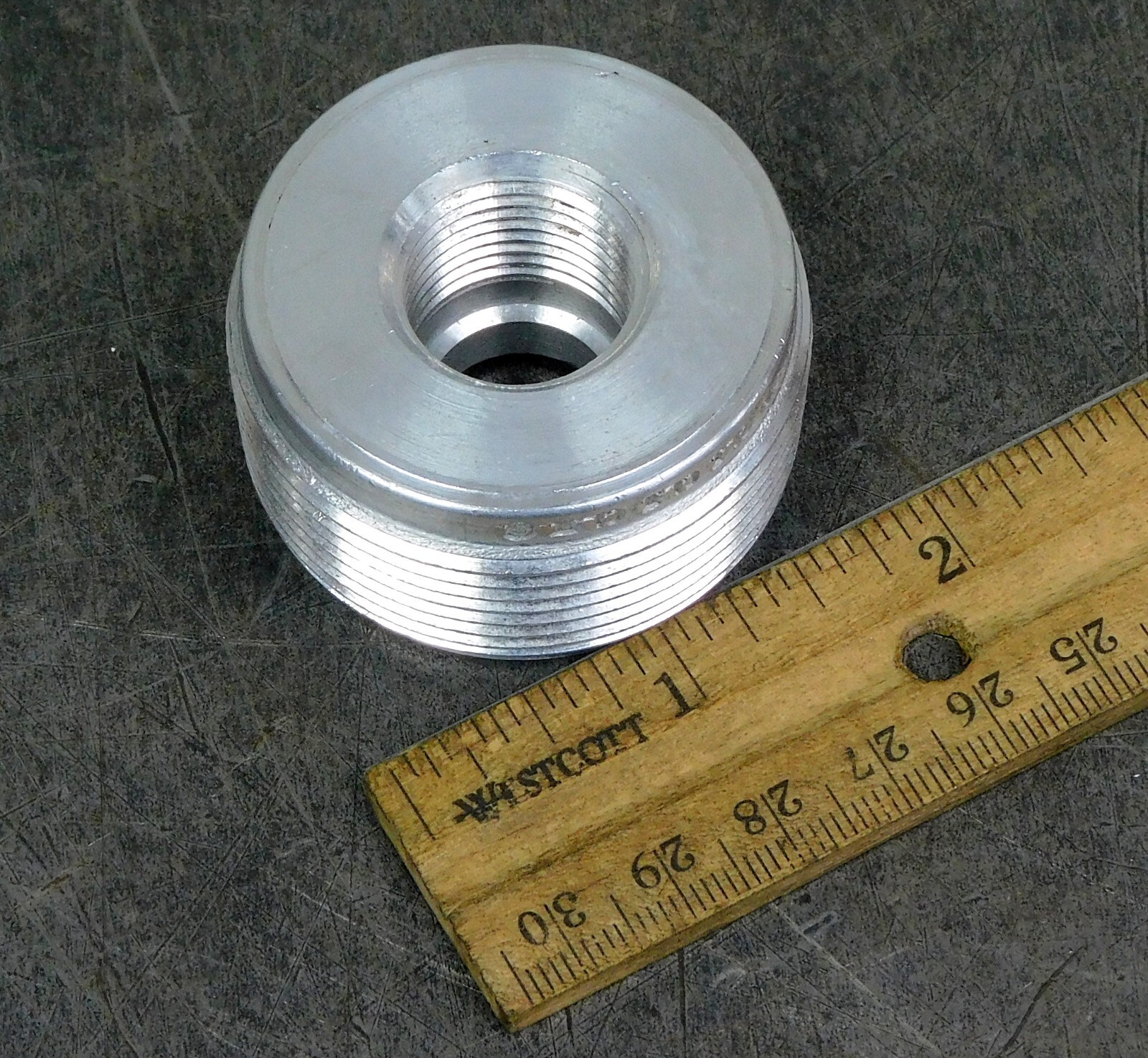 Eaton Crouse-Hinds RE51-SA Reducing Bushing 1/2″ X 1-1/2″ NPT Lot of Six (6)