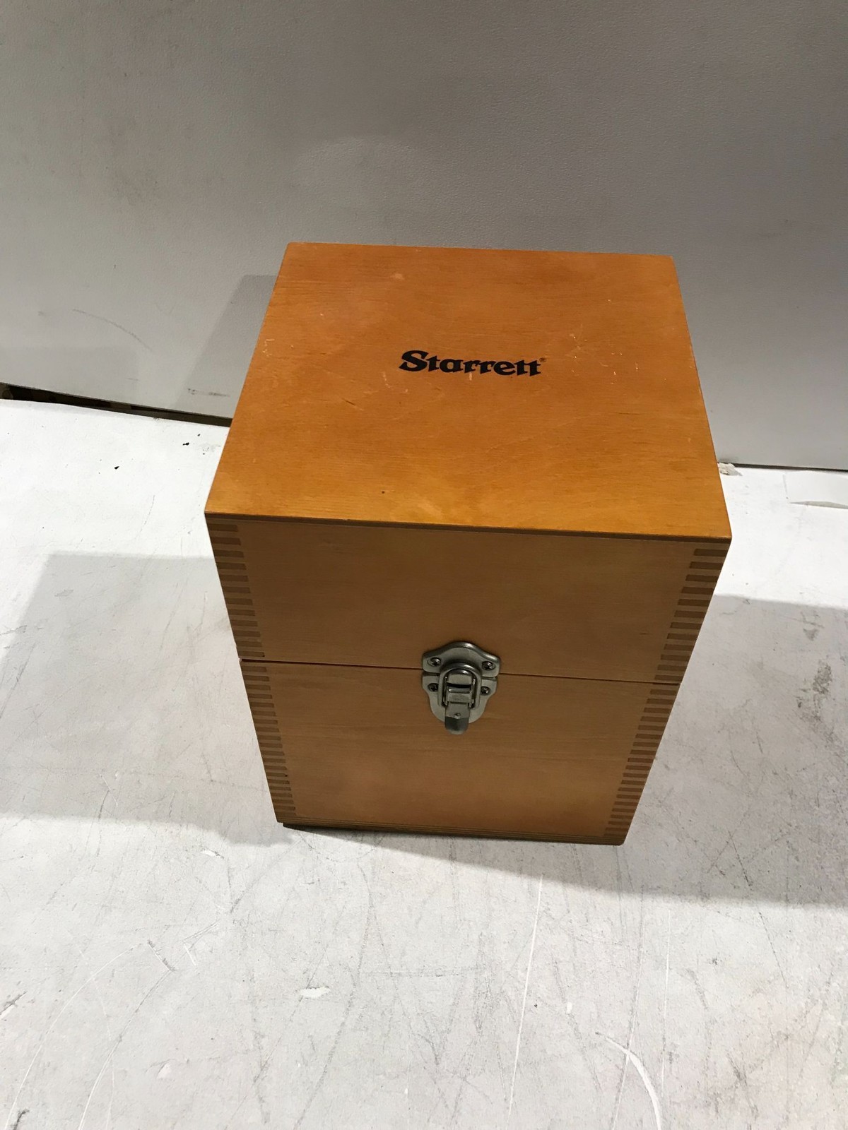 INSTRON 2512-228 COMPRESSION LOAD CELL USED IN CASE