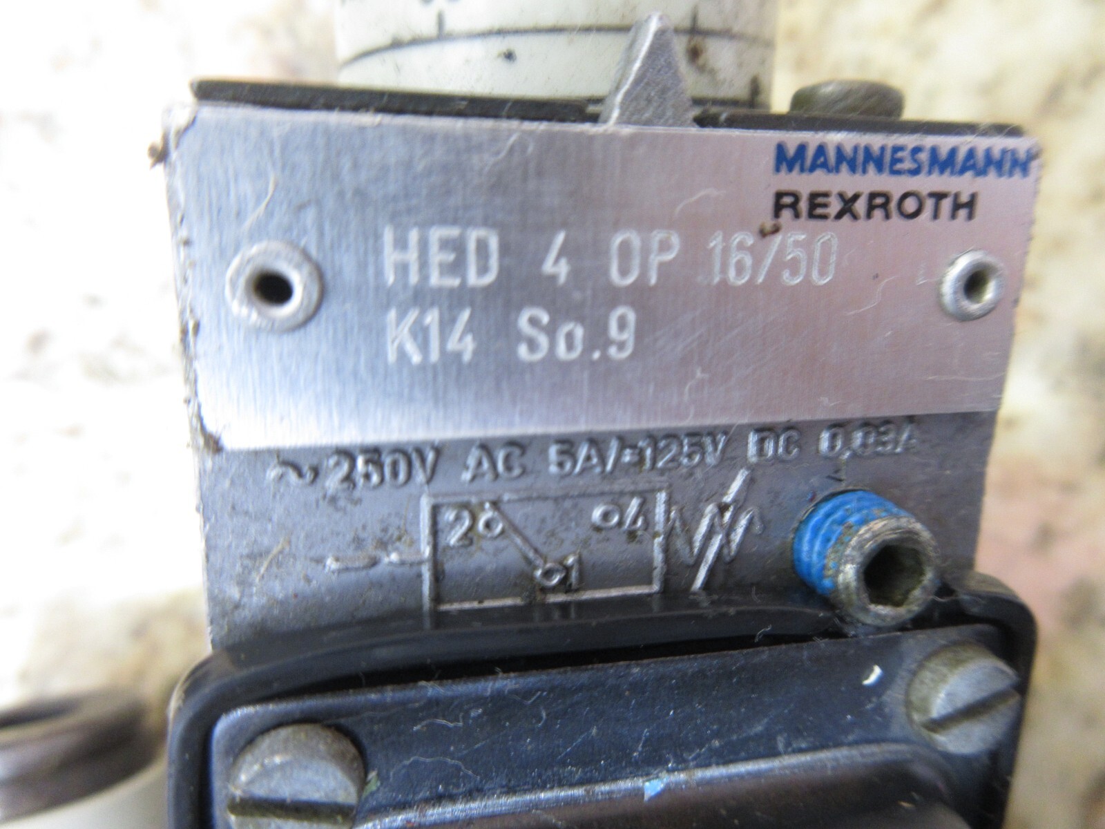 REXROTH VALVE 581 135 HED 4 0P 16/50 K14 SO.9 HED 4 OP 16/50 LOT OF 3 PIECES