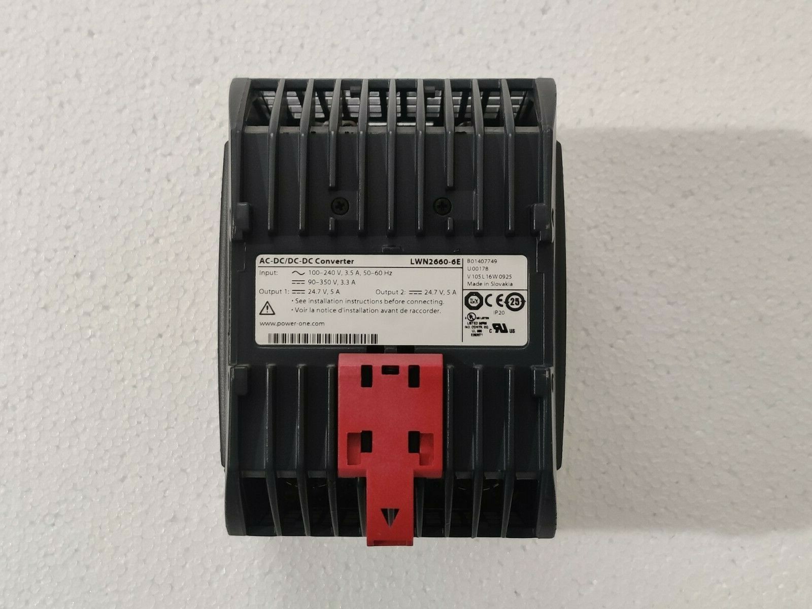 Power-One LWN2660-6E AC-DC/DC-DC Converter 100-240v, 3.5a / 24.7V, 5a