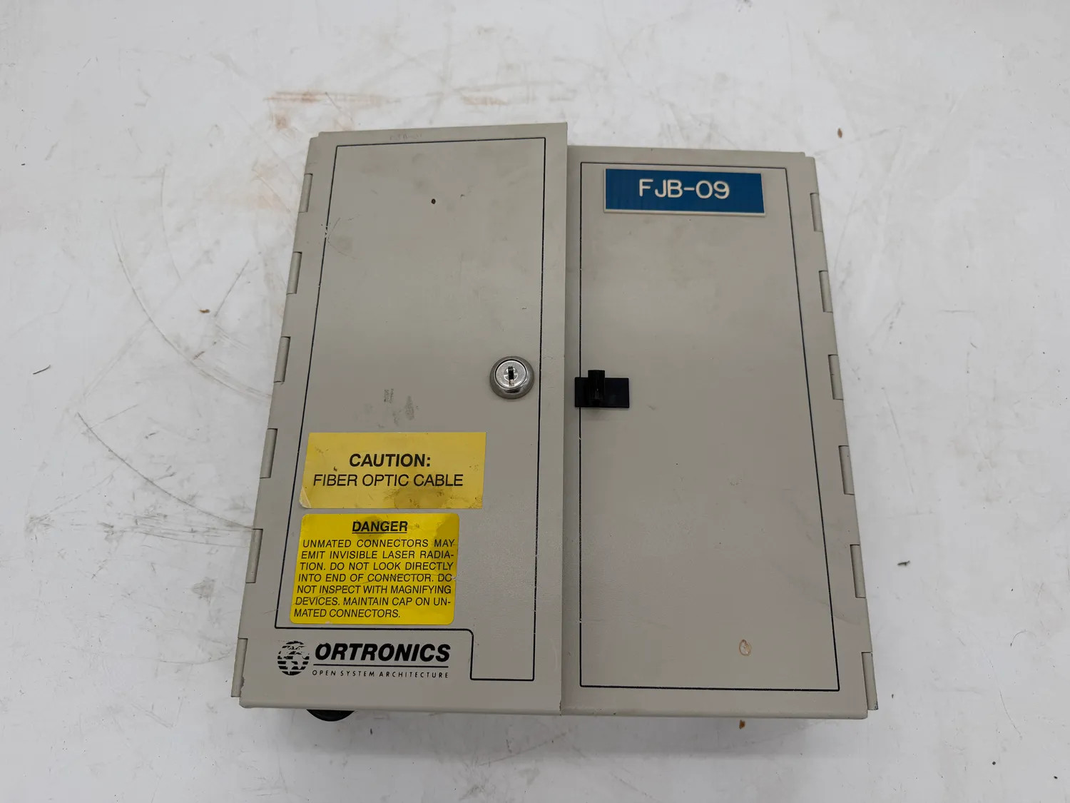 ORTRONICS FIBER OPTIC WALL MOUNT TERMINATION BOX