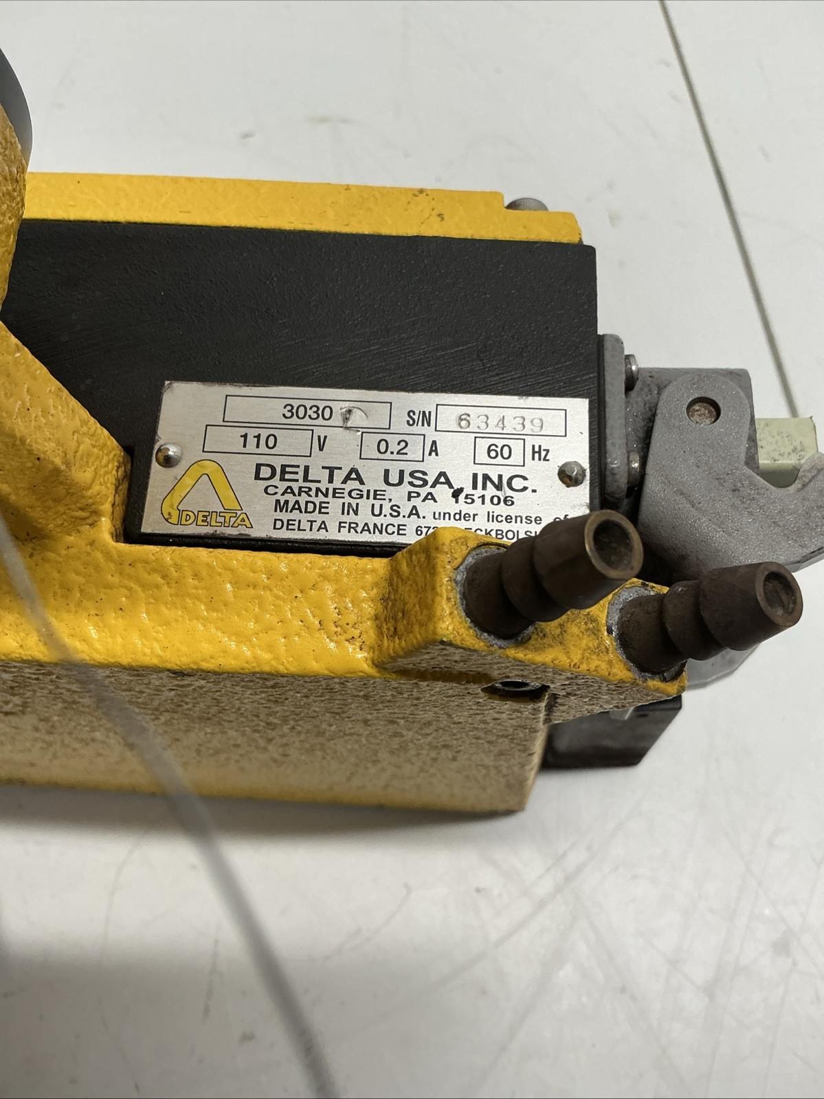 DELTA DC 3030L 110V 0.2A 60HZ AB-618S