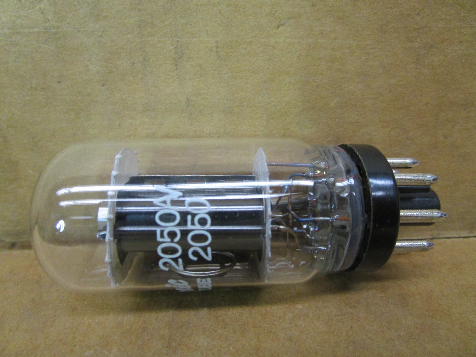 New Open Box Mixed Lot of 8 Pcs RCA 2050 GE NH1885 GE 2050A/2050 Tube 51512LR
