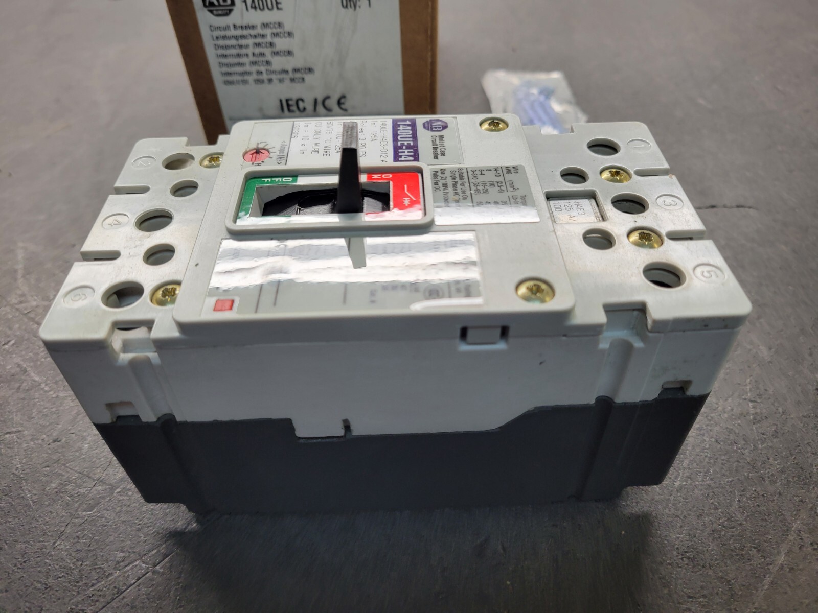 Allen Bradley 140UE-H4E3-D12 Breaker.