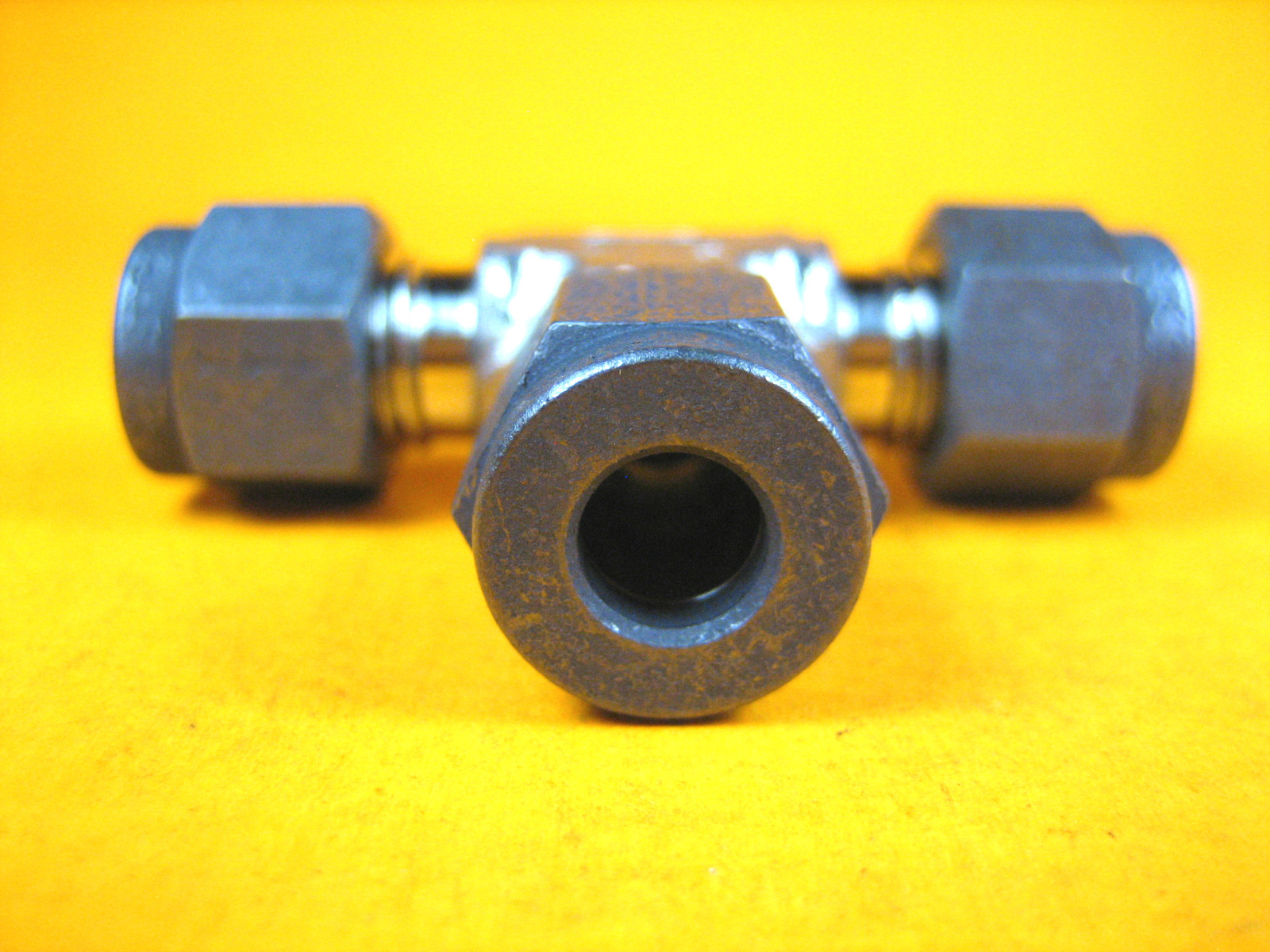 Parker – 4-4-4 JBZ-SS – SS Union Tee, 1/4″ Tube