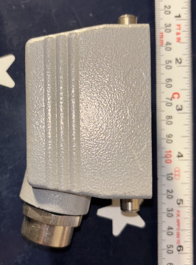 T&B Thomas & Betts 57696 SH610 Housing Assembly Connector W/O Hubble Connector
