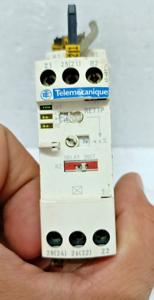 Telemecanique RE7TP13BU Schneider RE7TP13BU Used Free Shipping
