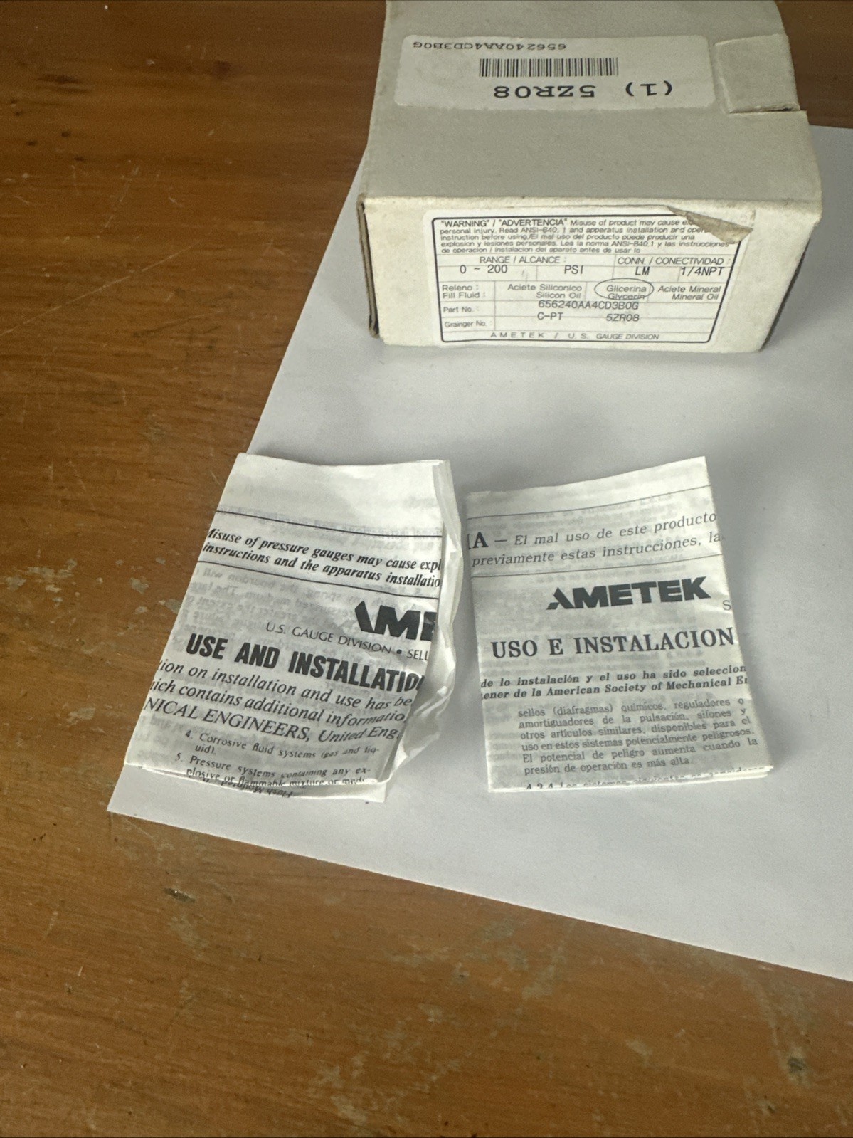 AMETEK USG 656240AA4CD3B0G NEW LIQUID FILLED PRESSURE GUAGE 200PSI 1/4 NPT
