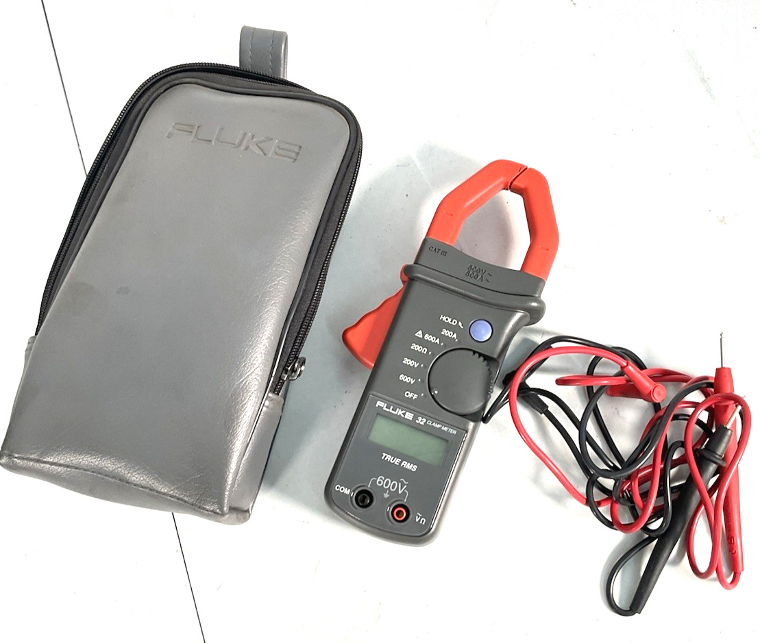 Fluke 32 Clamp Meter With Carying Bag And Wires