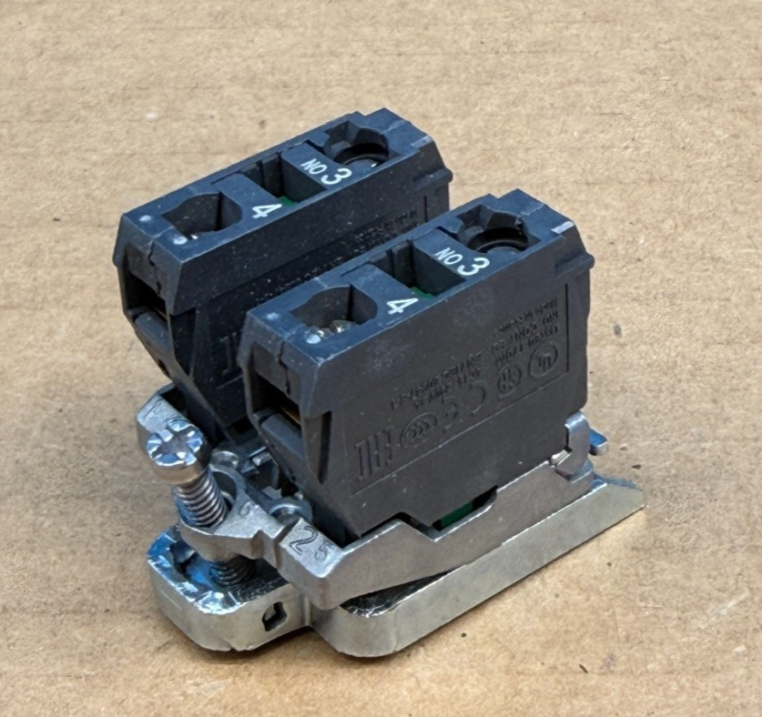 Lot of 2x Genuine Schneider ZB4BZ103 Harmony 22mm 1NO Contact Block Mounting