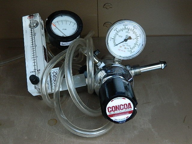 Concoa 2123351-01-500 Regulator with Dwyer Flowmeter VFB-65-SSV T27AG
