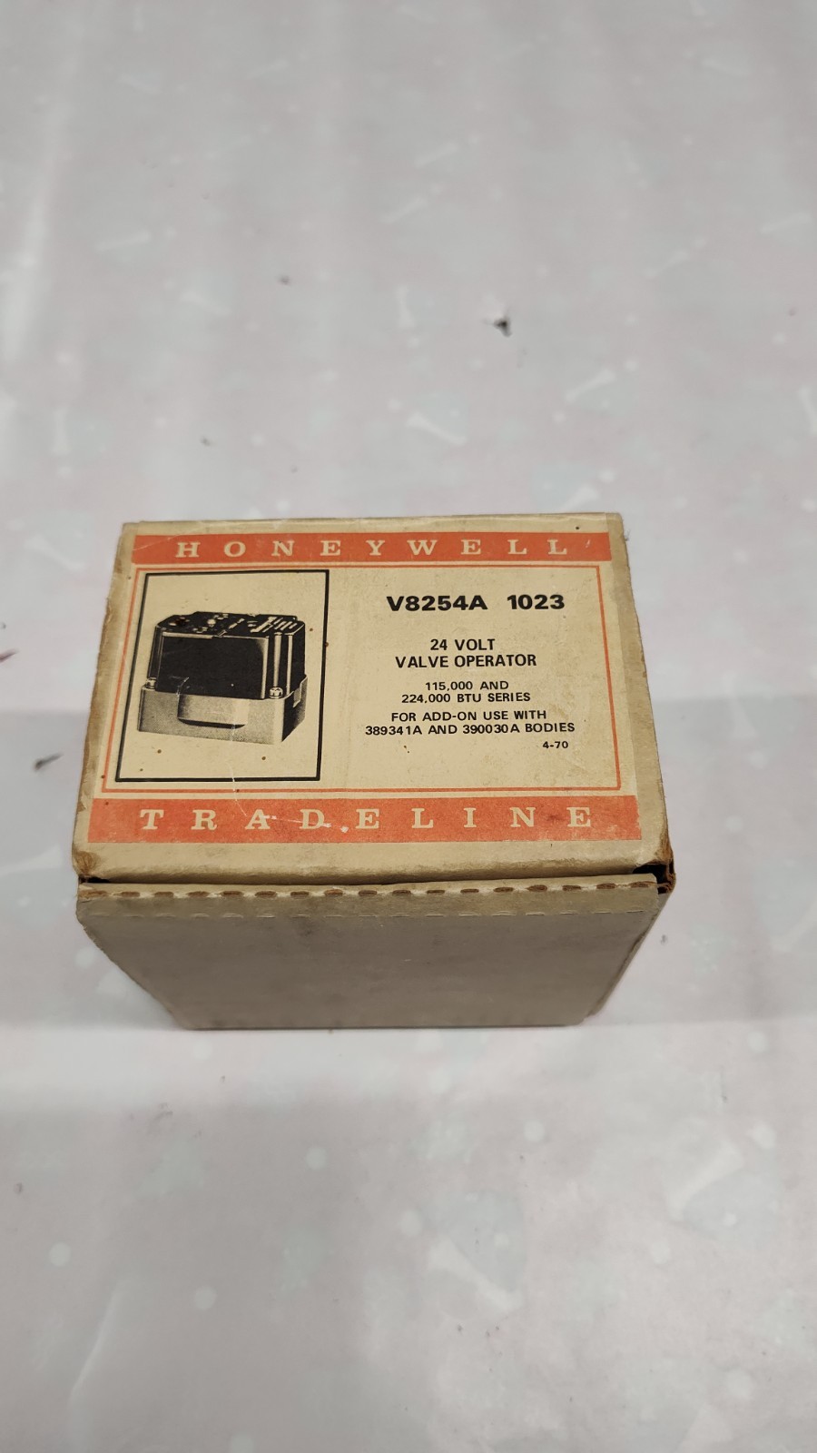New Honeywell V8254A-1023 Valve Operator