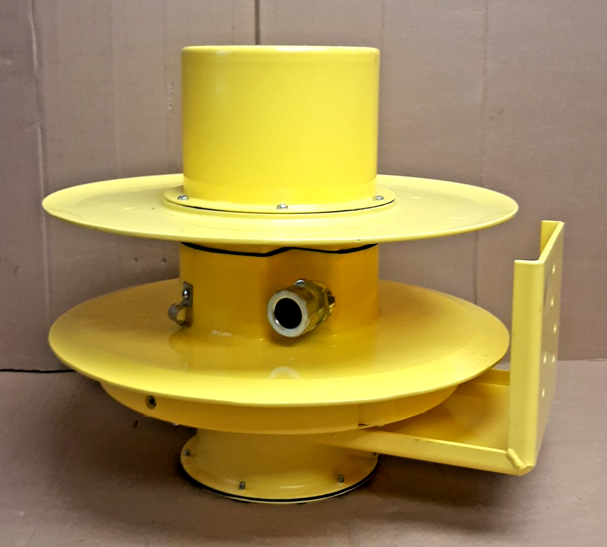 Insul 8 NYSS735 Powereel – 600V, 30A