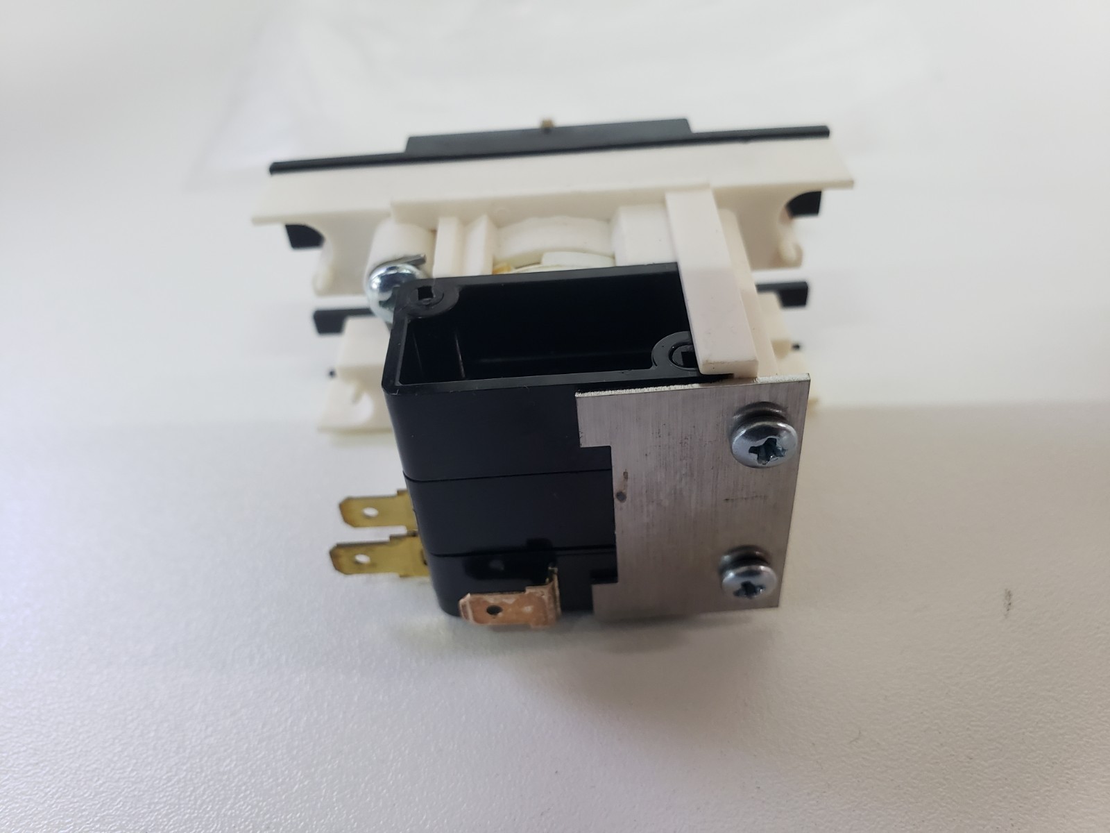 UNUSED – TKE ThyssenKrupp Key Switch 9746158 Door Hold 171AR16