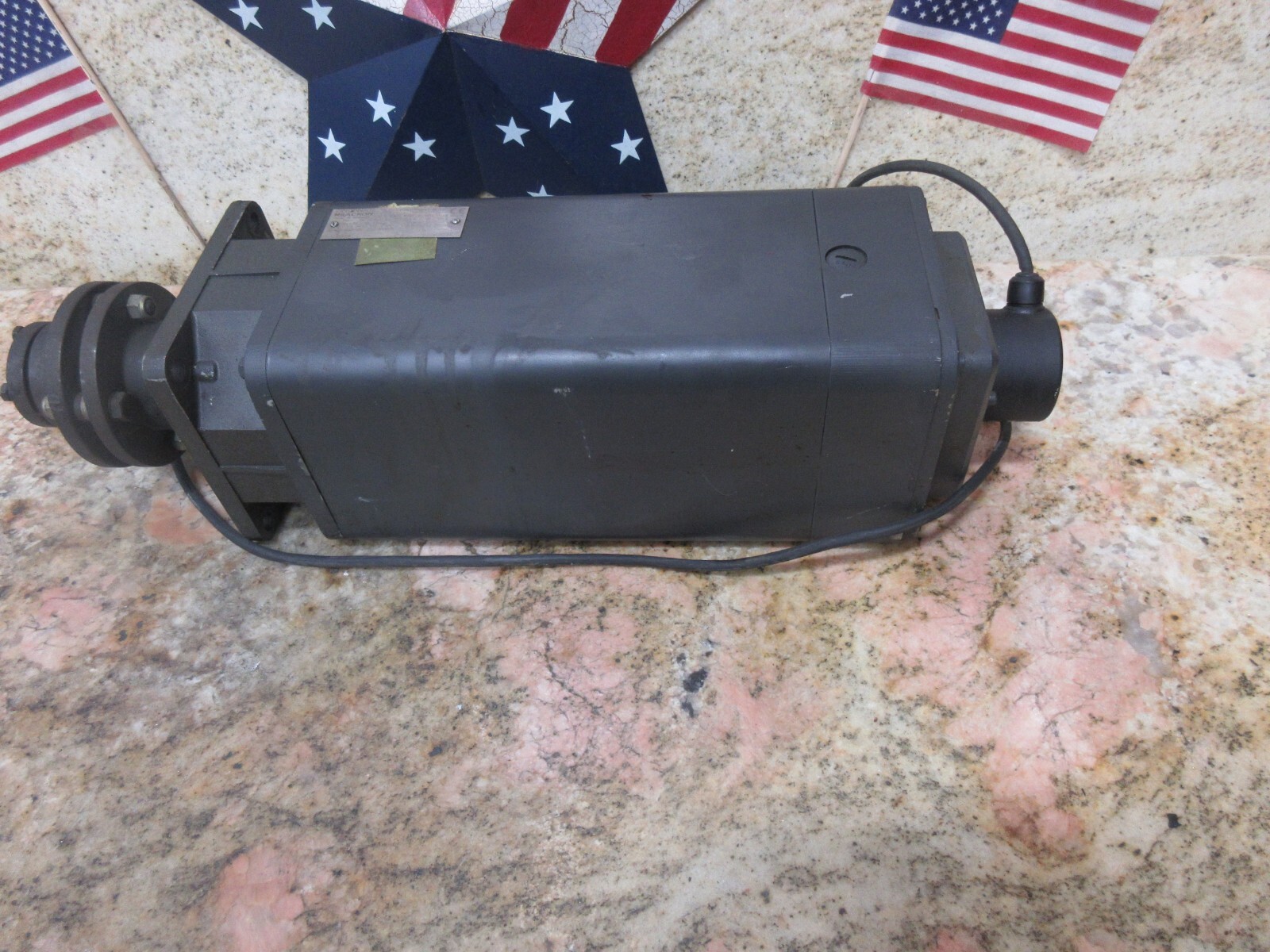 CINCINNATI MILACRON MAGNET MOTOR 1FT50760AC711-Z NR.E KN60 8292 1FT5076-0AC71-1