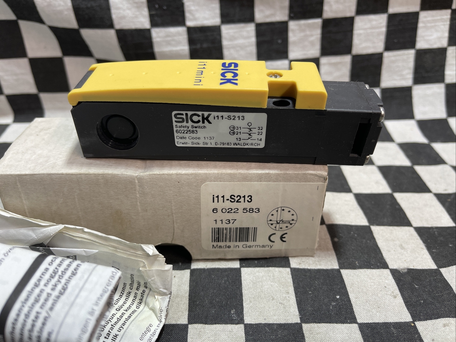 SICK I11-S213, I11S213, Mini Safety Switch Interlock, SHIPSAMEDAY#1606E5