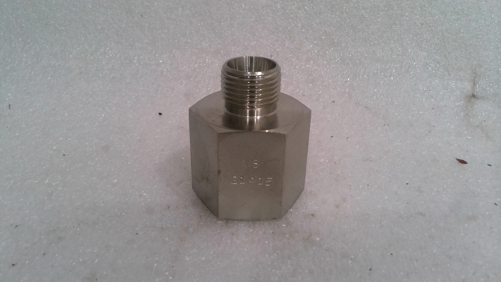 MILITARY SPECIFICATIONS MS21915 ADAPTER 0.75″ F, 0.98″ M