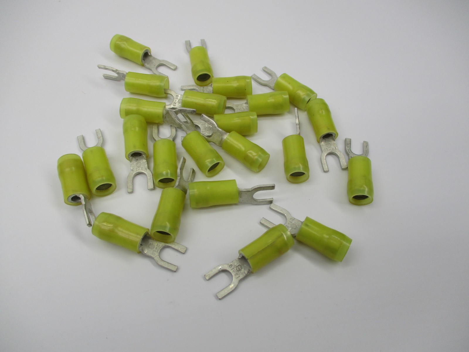 BURNDY TN10-10F FORK TONGUE LOT OF 23 NSNP