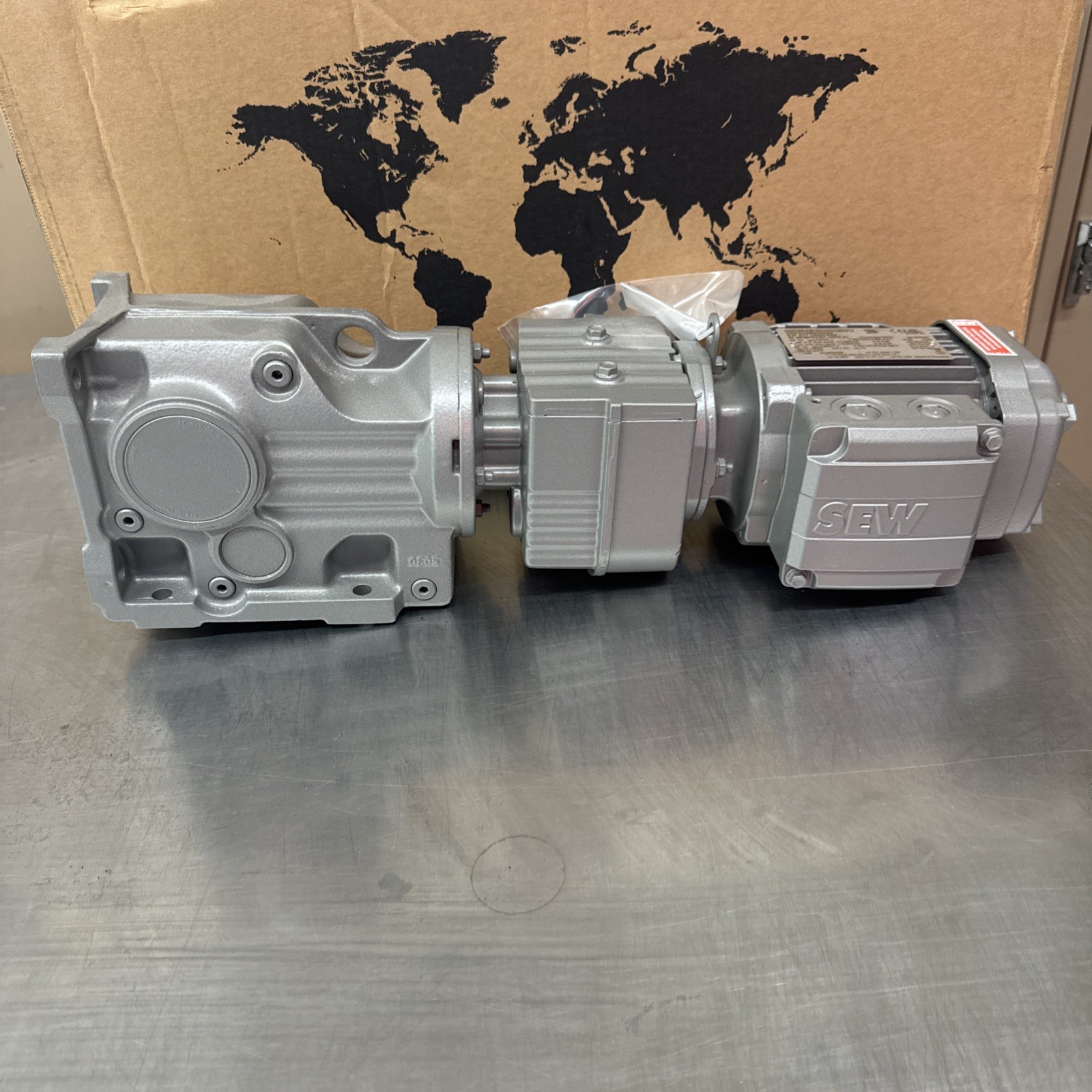 SEW EURODRIVE K37 R17 DRN63M4 MOTOR DRIVE GEARBOX