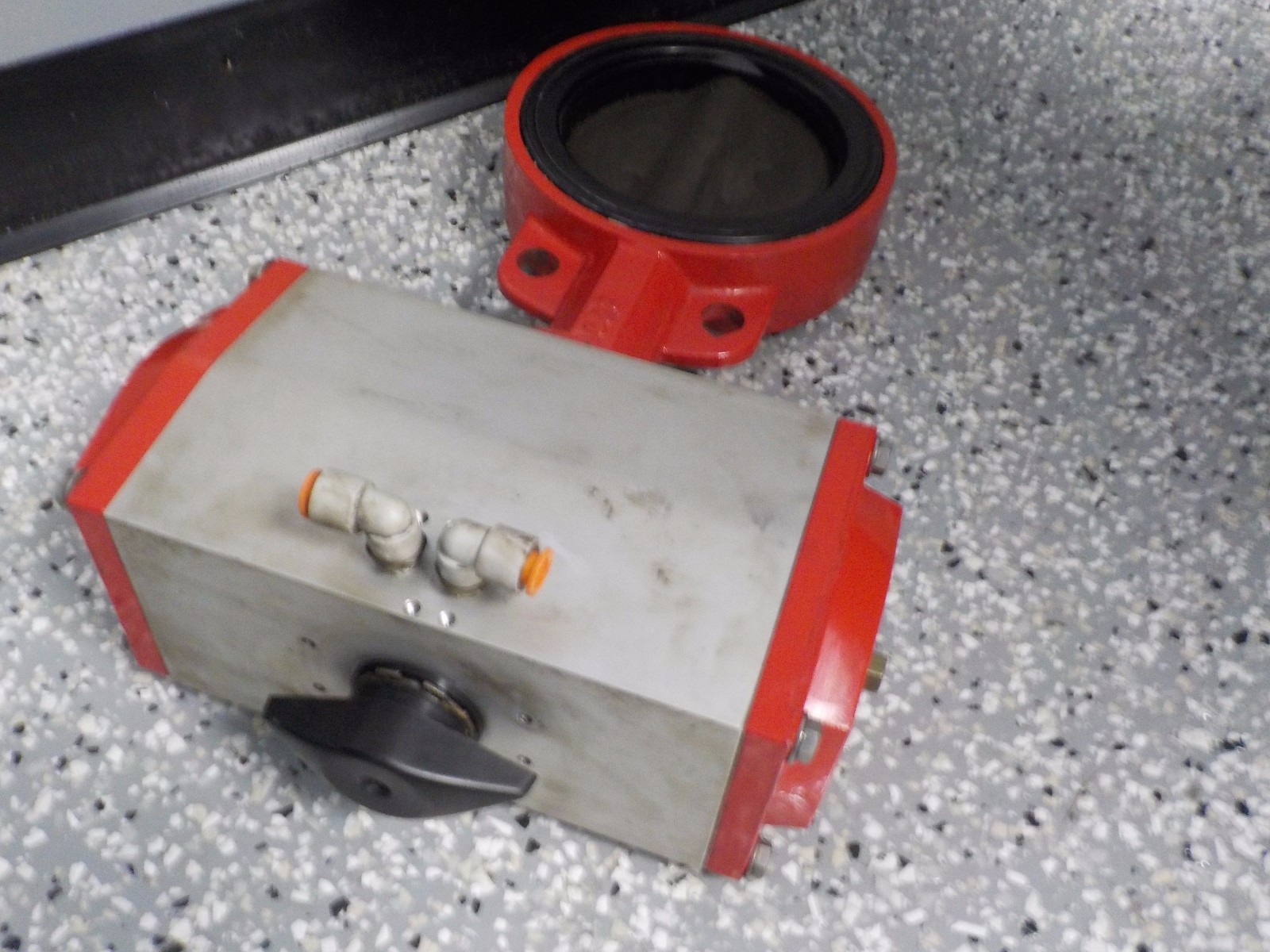 BRAY CONTROLS 90-1180-21330-532 USED ACTUATOR W/ BUTTERFLY VALVE 90118021330532
