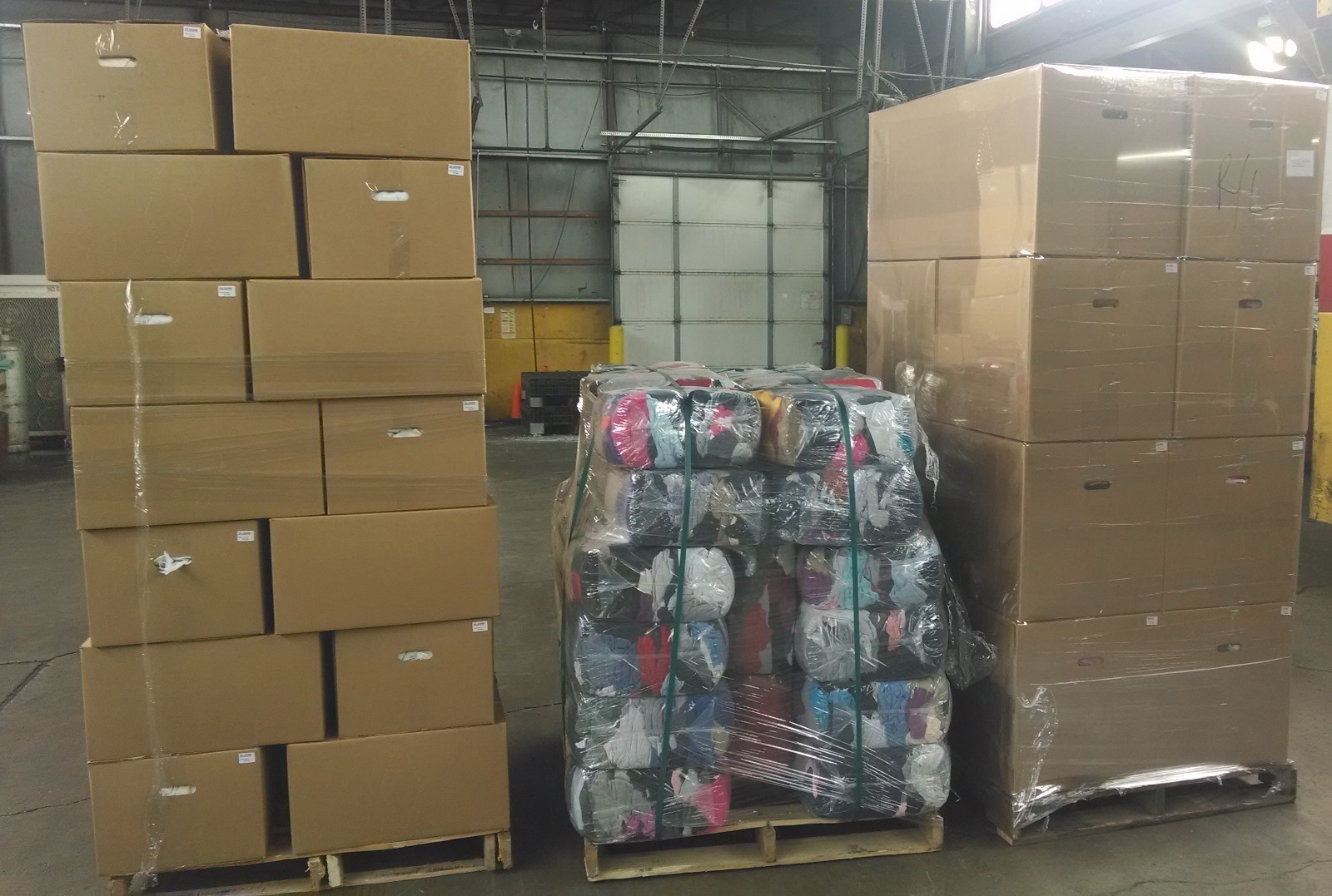 Pallet of 25 lb. Compressed Bags White T-shirt w/Print Rags (40 bags – 1,000LBs)