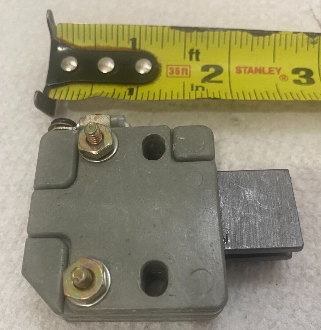 Goodrich Corp. 3E2090-1 Brush assembly