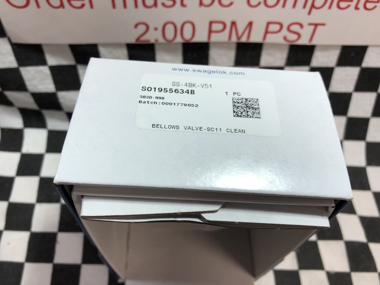 SWAGELOK Bellows Sealed Valve 1/4″ FVCR, SS-4BK-V51, SHIPSAMEDAY #139P7