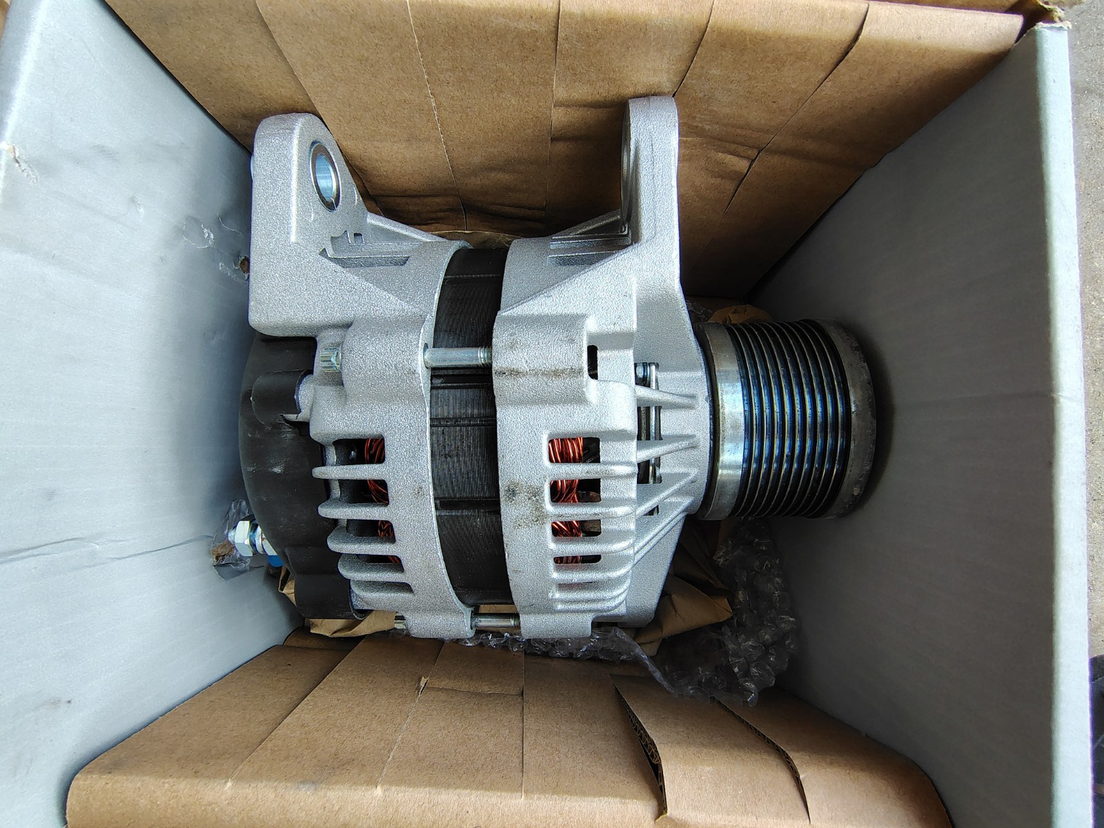 TRUCK A/C AC Compressor with 10-Groove Pulley