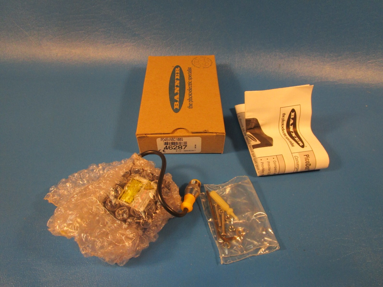 BANNER PD45VN6C100Q 46287, Photoelectric Sensor, Convergent Laser, 102mm