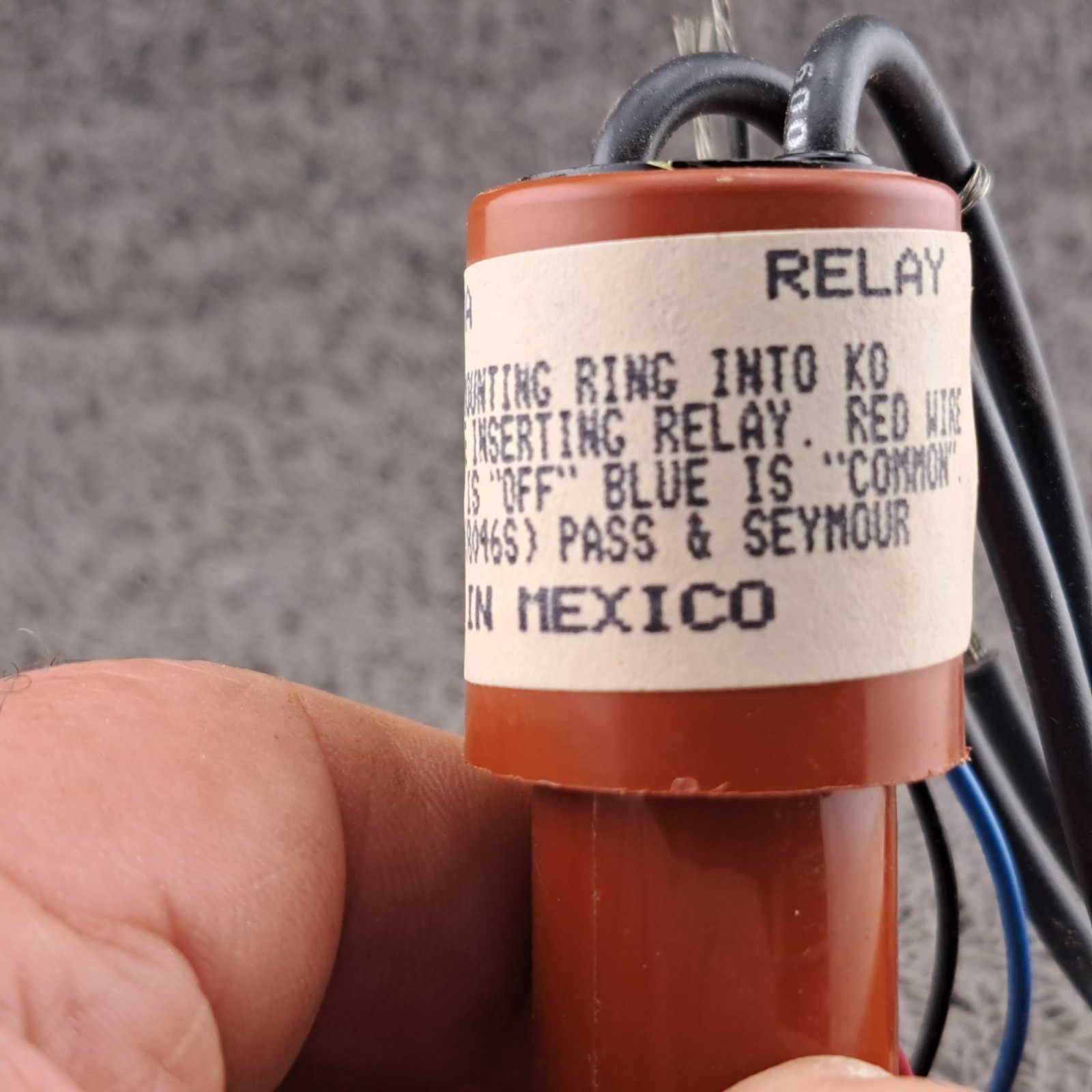 Pass & Seymour 1070-A Magntic Relay 120/277VAC 20A 1/2HP 120V 24U AC-DC