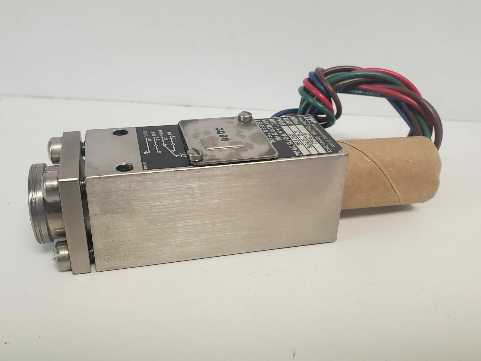 NEW OLD STOCK! ITT NEO-DYN ADJUSTABLE PRESSURE SWITCH 122P85C6990