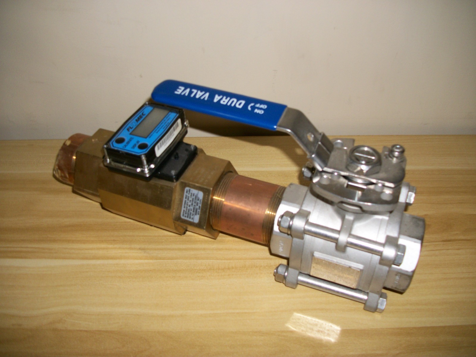 2 IN. FLOMEC ELECTRONIC DIGITAL FLOWMETER MODEL G2B20N09GMB W/DURA VALVE DM340
